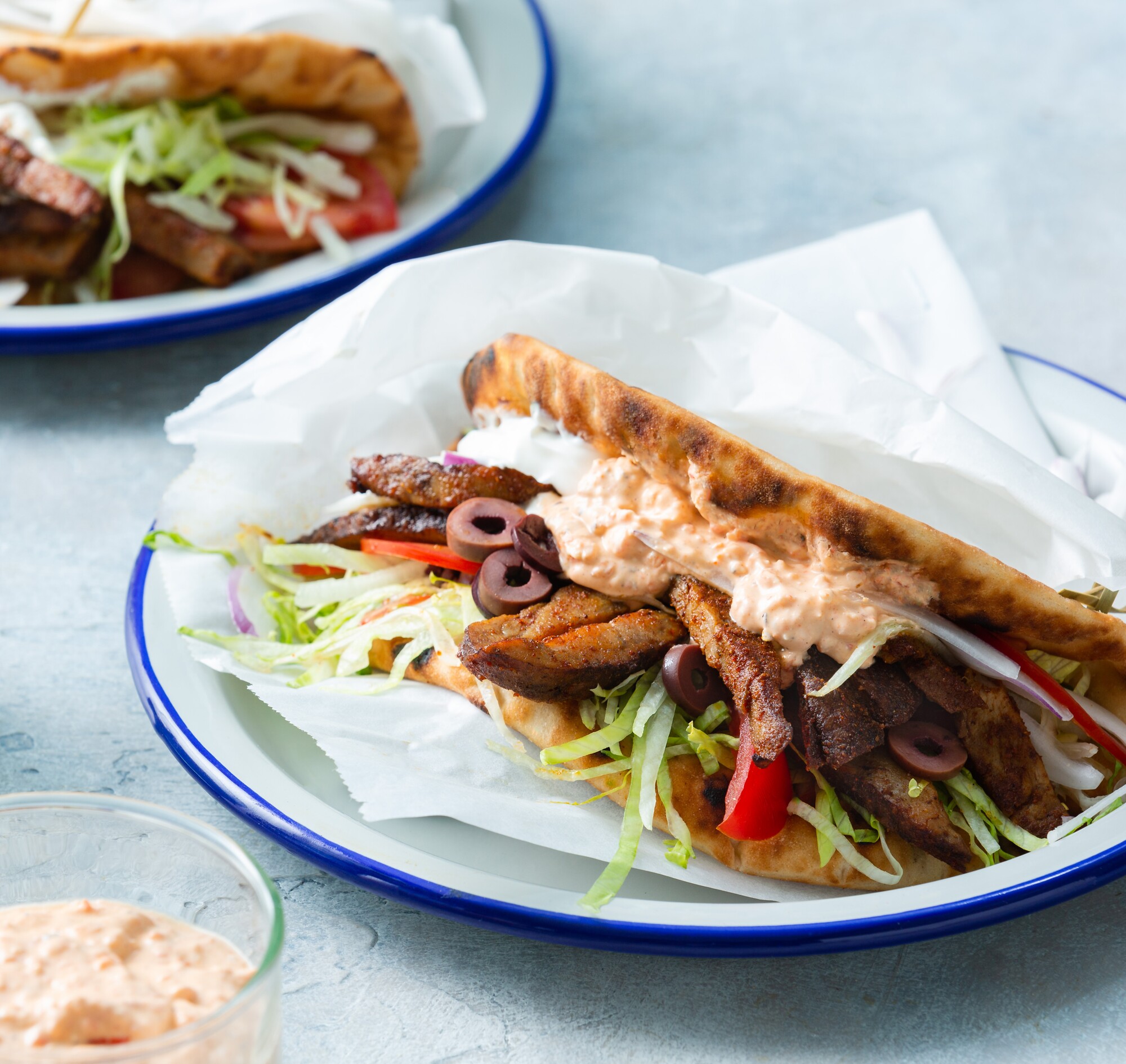Pita gyros met fetaspread 24Kitchen